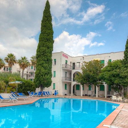 Hotel Riviera Pietra Ligure Buitenkant foto