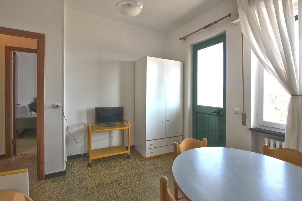 Hotel Riviera Pietra Ligure Buitenkant foto