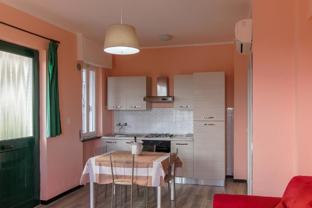 Hotel Riviera Pietra Ligure Buitenkant foto