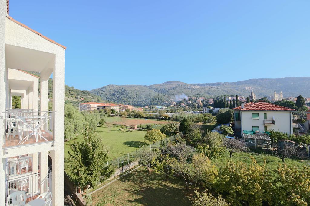 Hotel Riviera Pietra Ligure Buitenkant foto