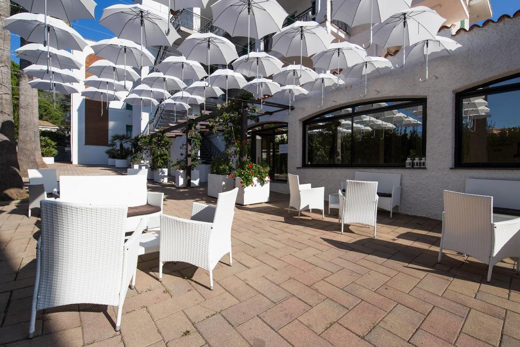 Hotel Riviera Pietra Ligure Buitenkant foto