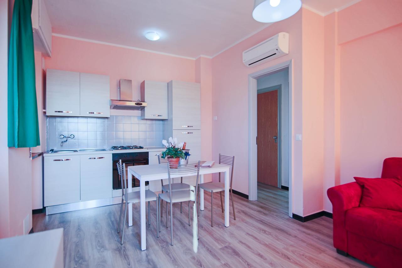 Hotel Riviera Pietra Ligure Buitenkant foto