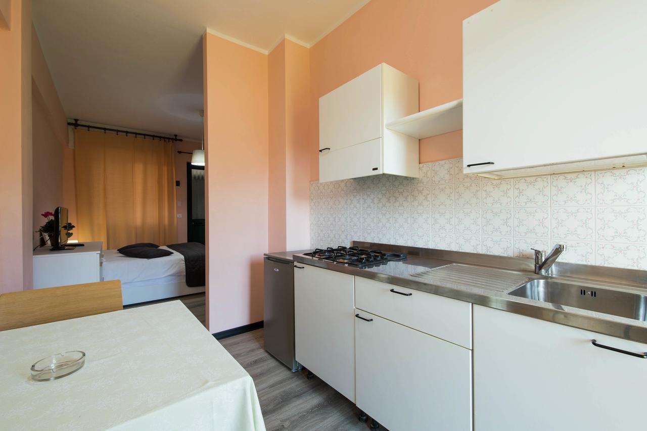 Hotel Riviera Pietra Ligure Buitenkant foto