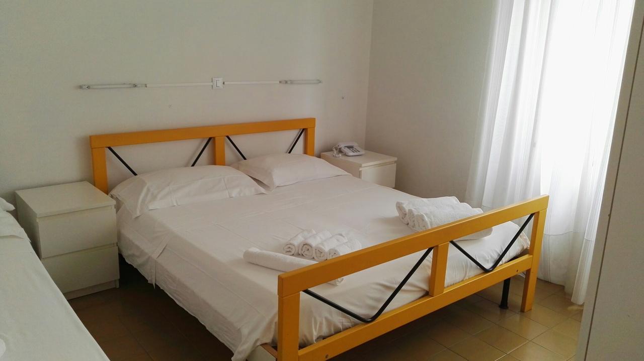 Hotel Riviera Pietra Ligure Buitenkant foto