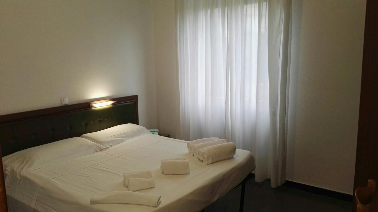 Hotel Riviera Pietra Ligure Buitenkant foto