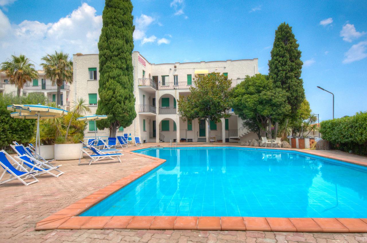 Hotel Riviera Pietra Ligure Buitenkant foto
