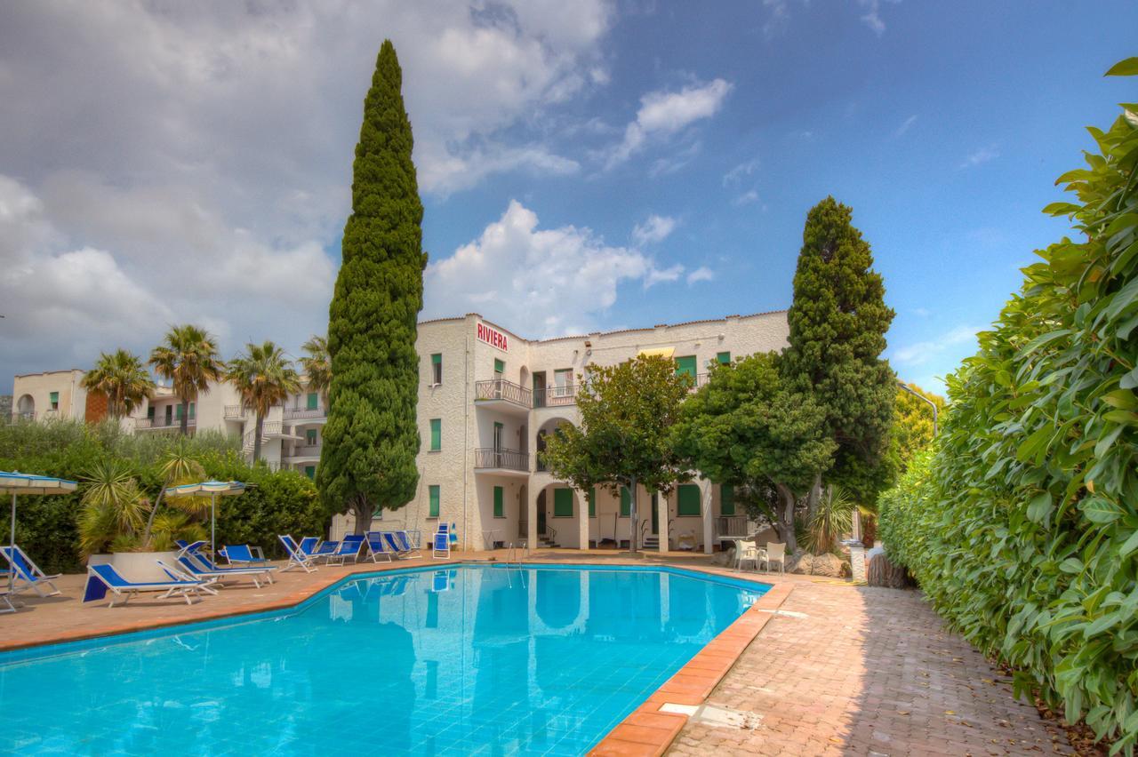 Hotel Riviera Pietra Ligure Buitenkant foto