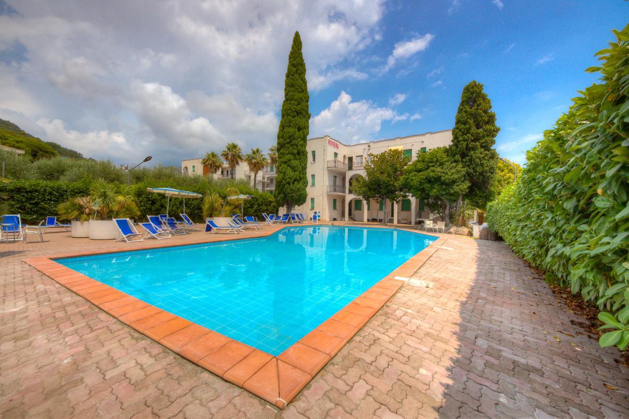 Hotel Riviera Pietra Ligure Buitenkant foto
