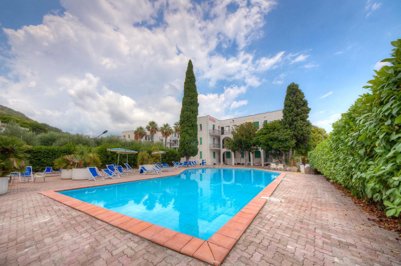Hotel Riviera Pietra Ligure Buitenkant foto