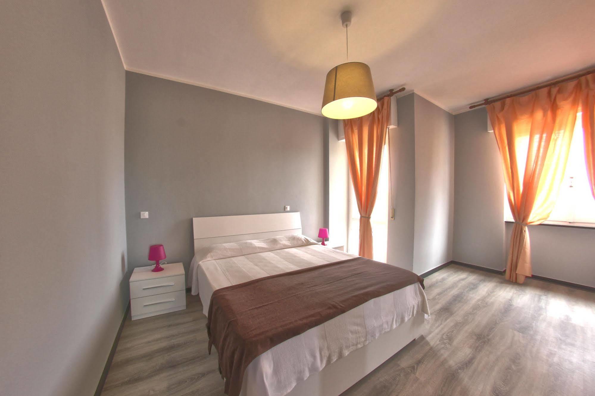 Hotel Riviera Pietra Ligure Buitenkant foto