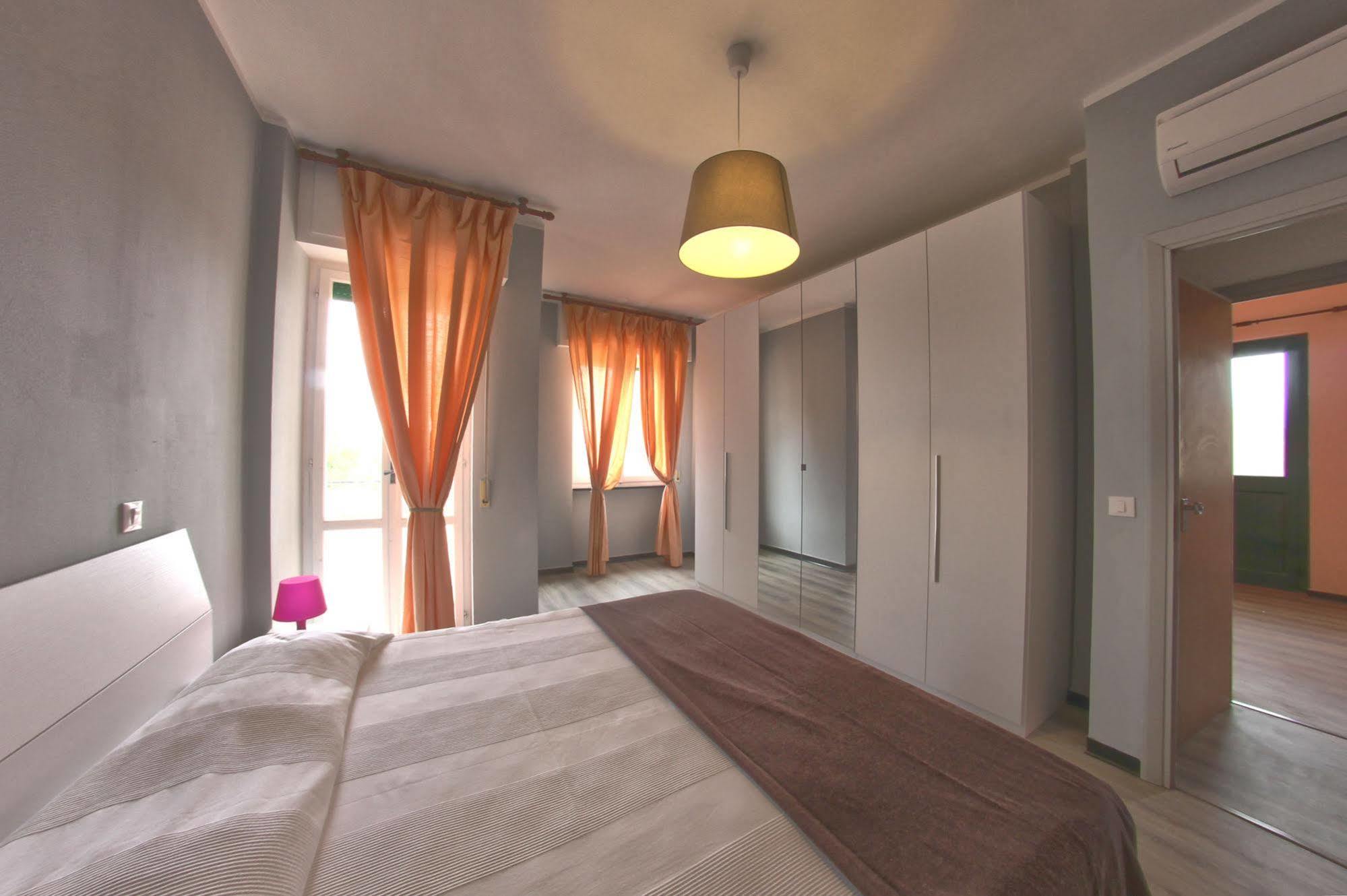 Hotel Riviera Pietra Ligure Buitenkant foto