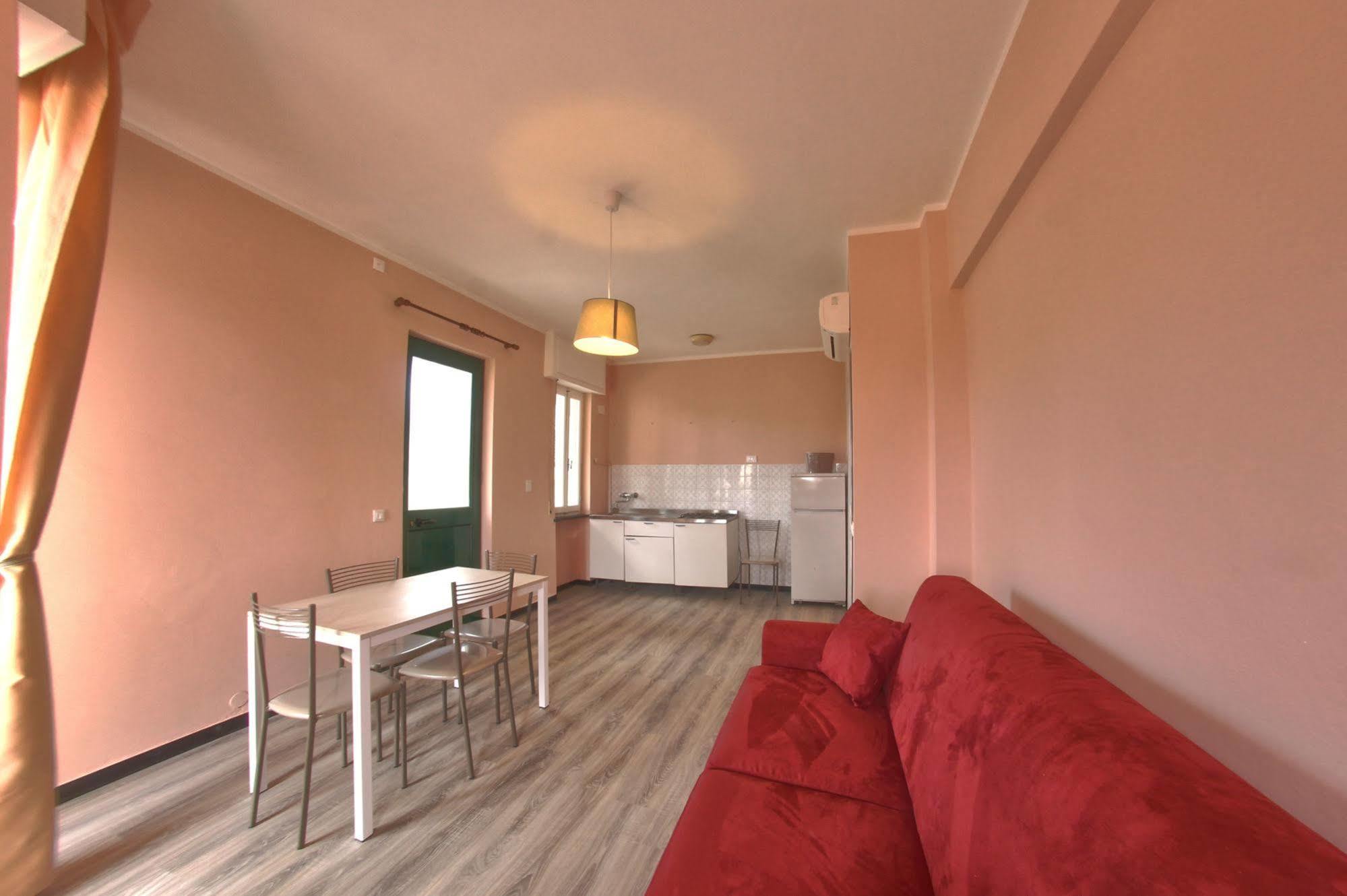 Hotel Riviera Pietra Ligure Buitenkant foto